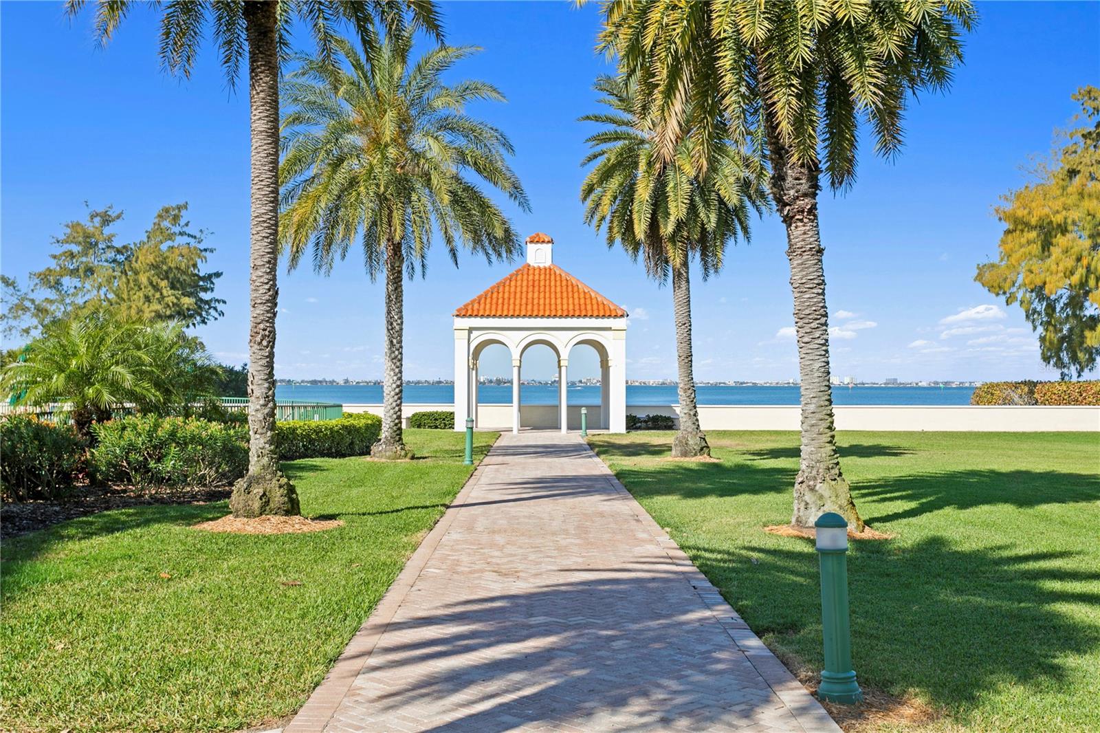 DOLPHIN CAY AT OSPREY POINTE - Residential