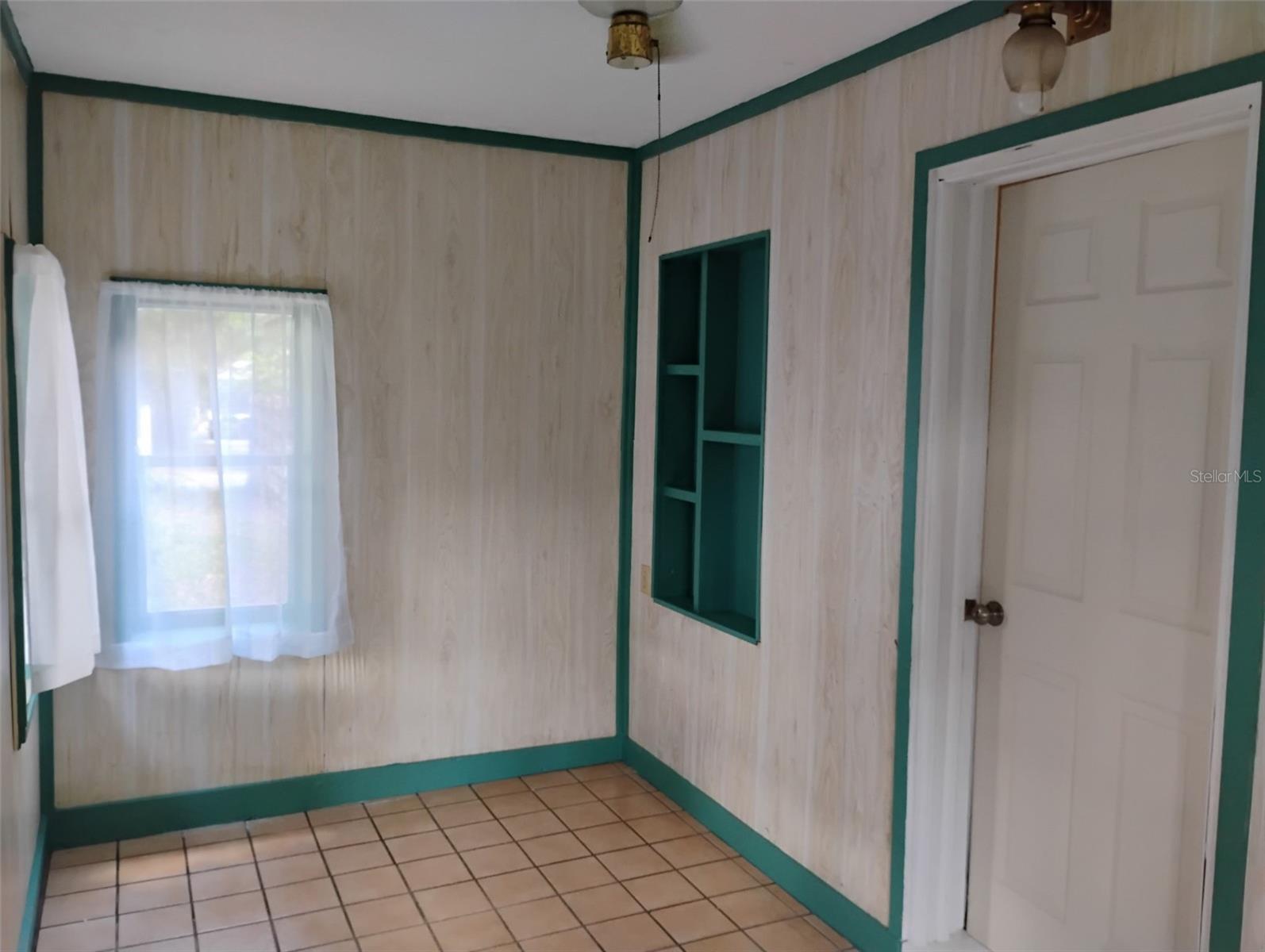 615 WEBER AVENUE