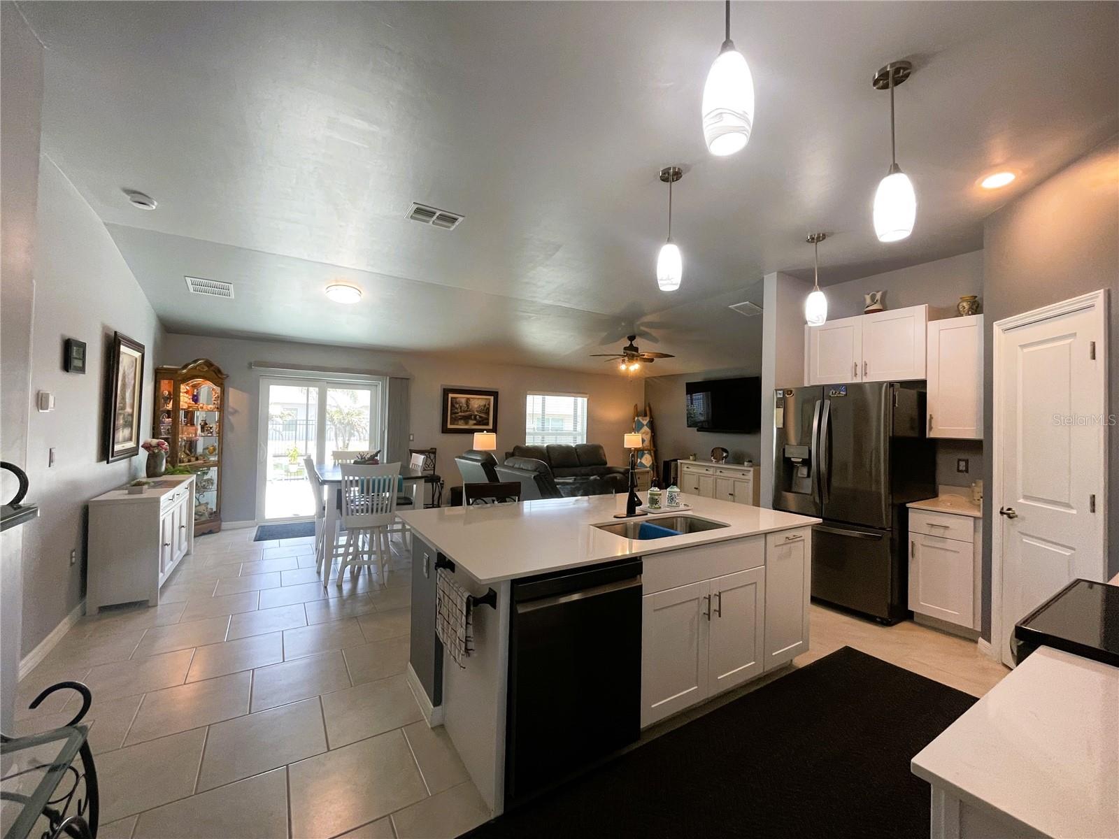 ROTONDA LAKES - Residential