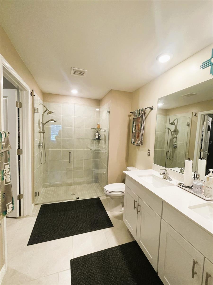 ROTONDA LAKES - Residential