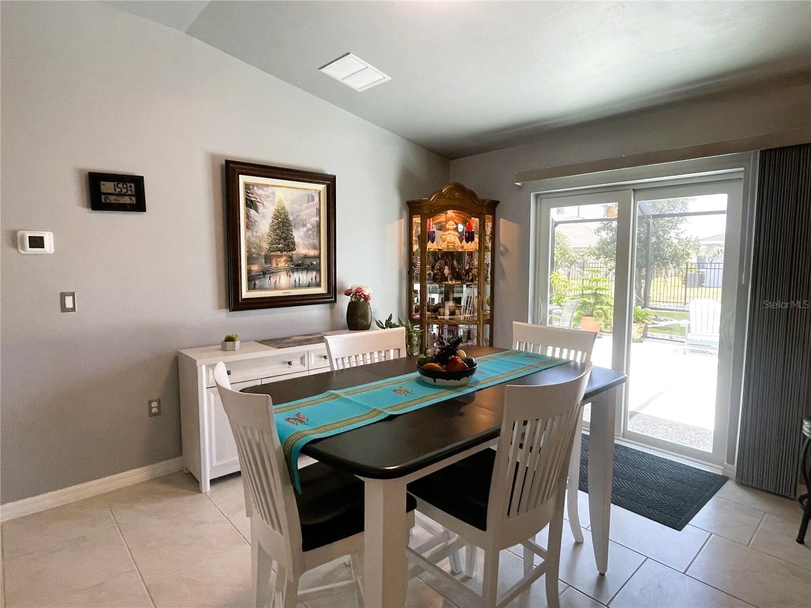 ROTONDA LAKES - Residential