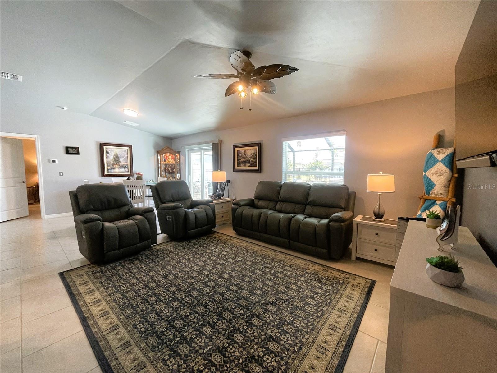 ROTONDA LAKES - Residential
