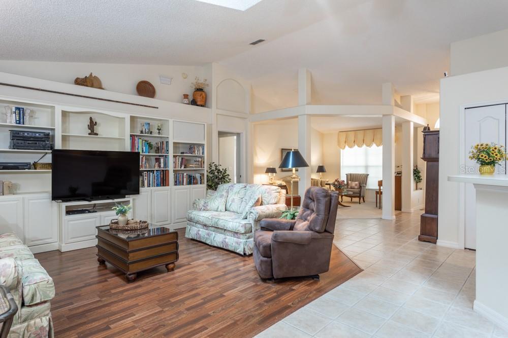 PINE LAKES - Residential