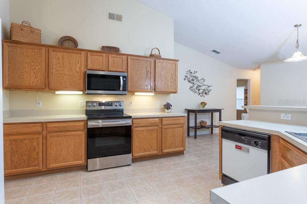 PINE LAKES - Residential