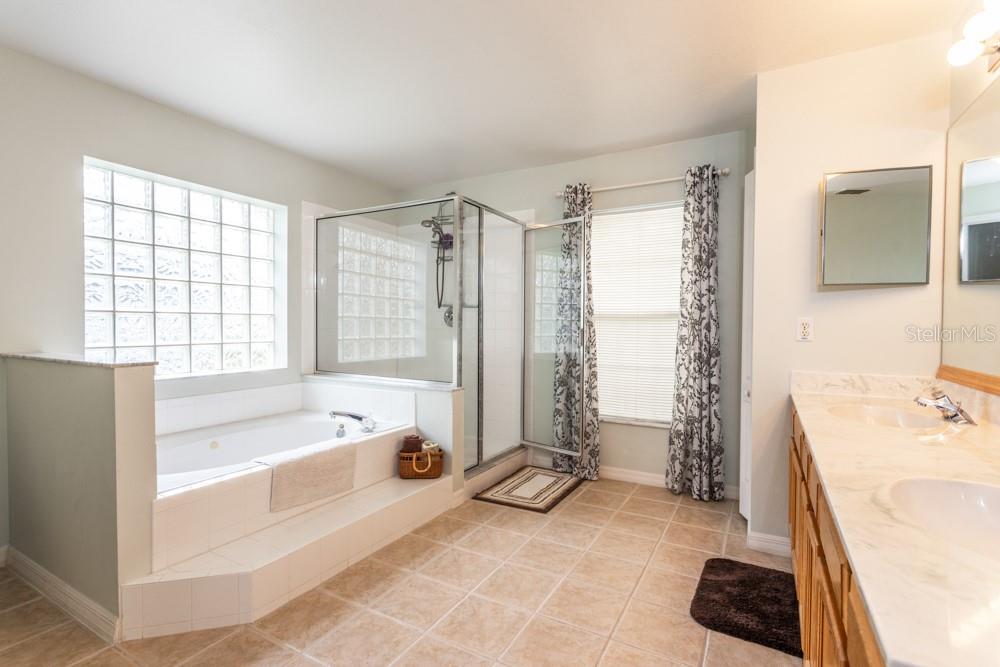 PINE LAKES - Residential