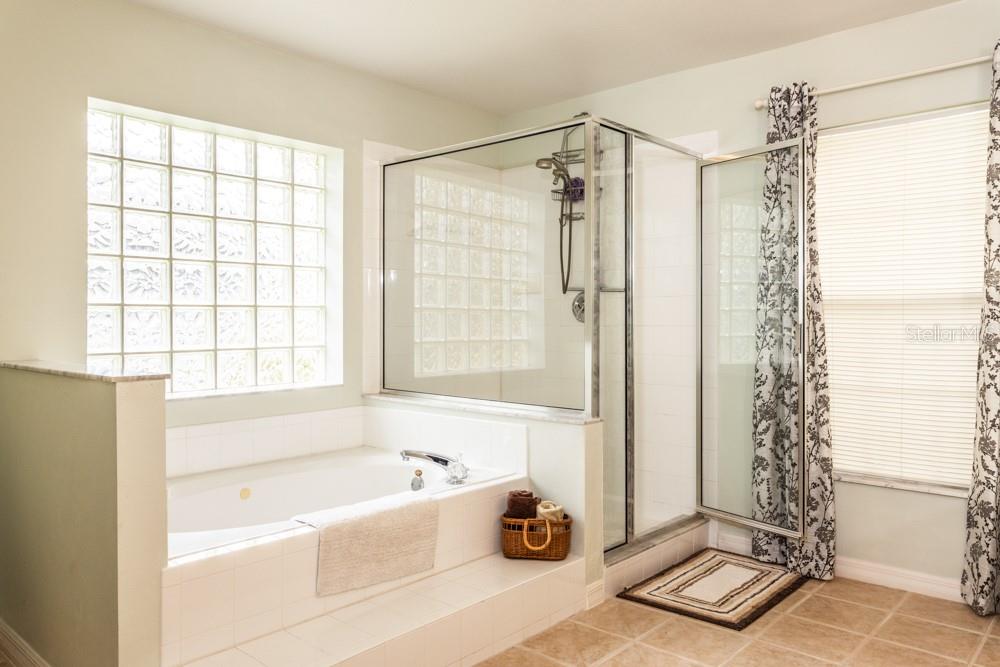 PINE LAKES - Residential