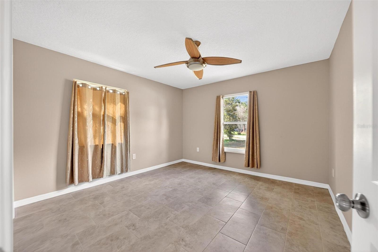 QUEENS MIRROR 3RD ADD TO CASSELBERRY - Residential