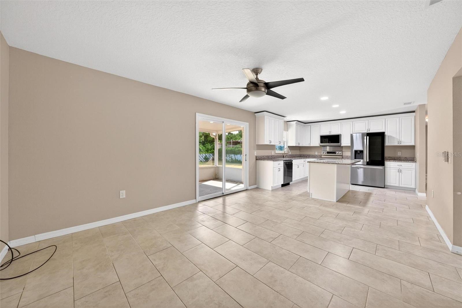 QUEENS MIRROR 3RD ADD TO CASSELBERRY - Residential