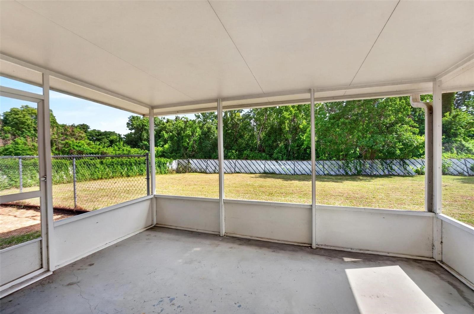 QUEENS MIRROR 3RD ADD TO CASSELBERRY - Residential