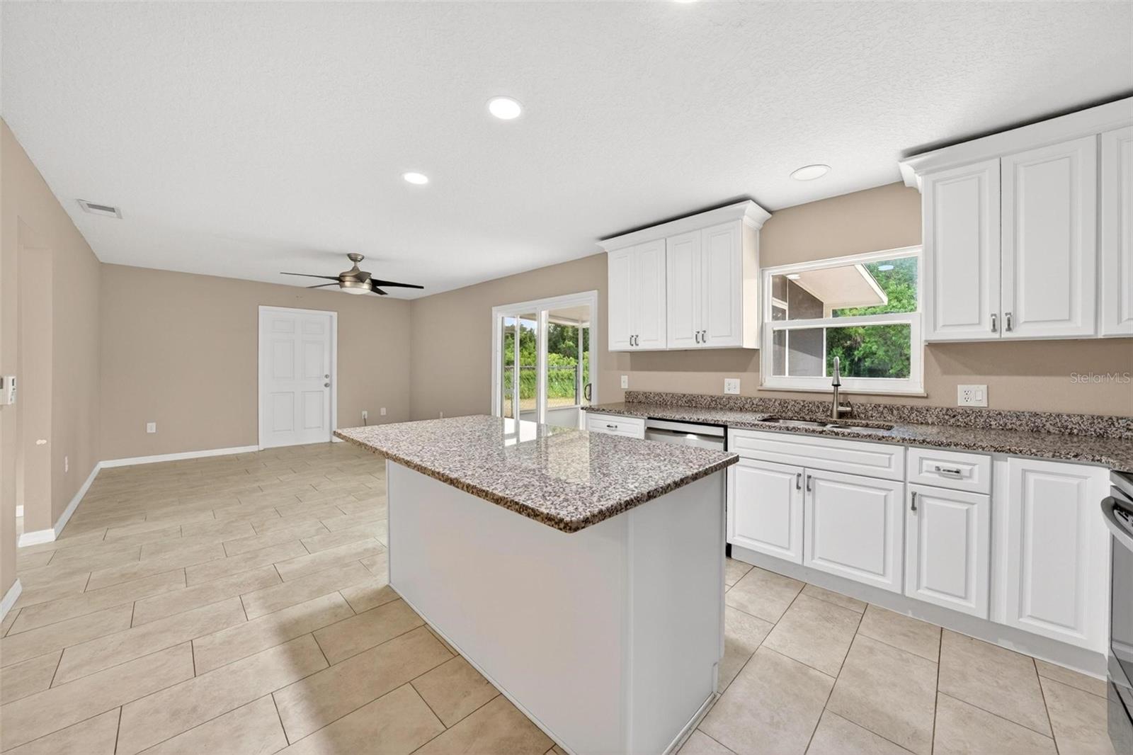 QUEENS MIRROR 3RD ADD TO CASSELBERRY - Residential