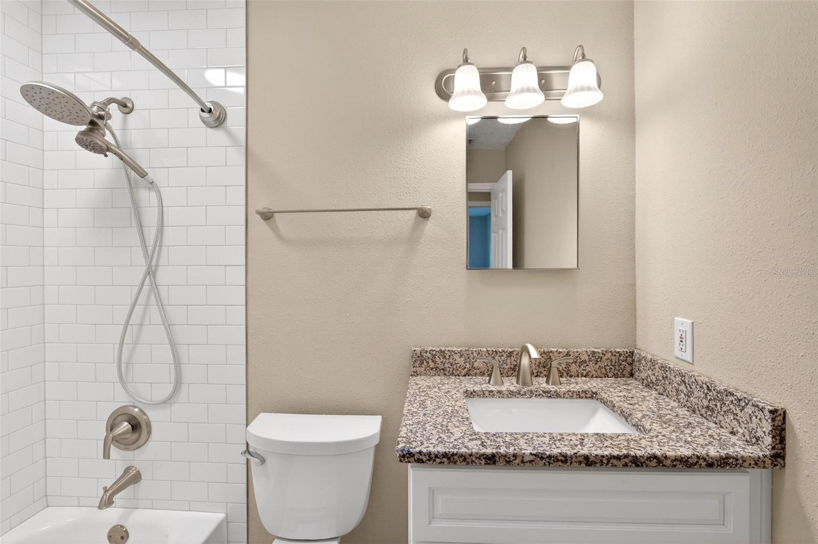 QUEENS MIRROR 3RD ADD TO CASSELBERRY - Residential