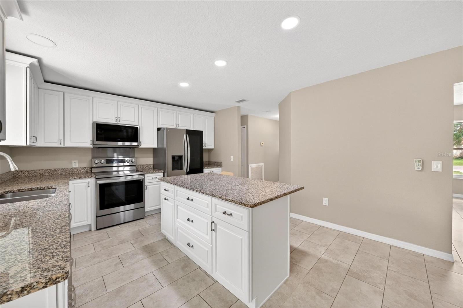 QUEENS MIRROR 3RD ADD TO CASSELBERRY - Residential