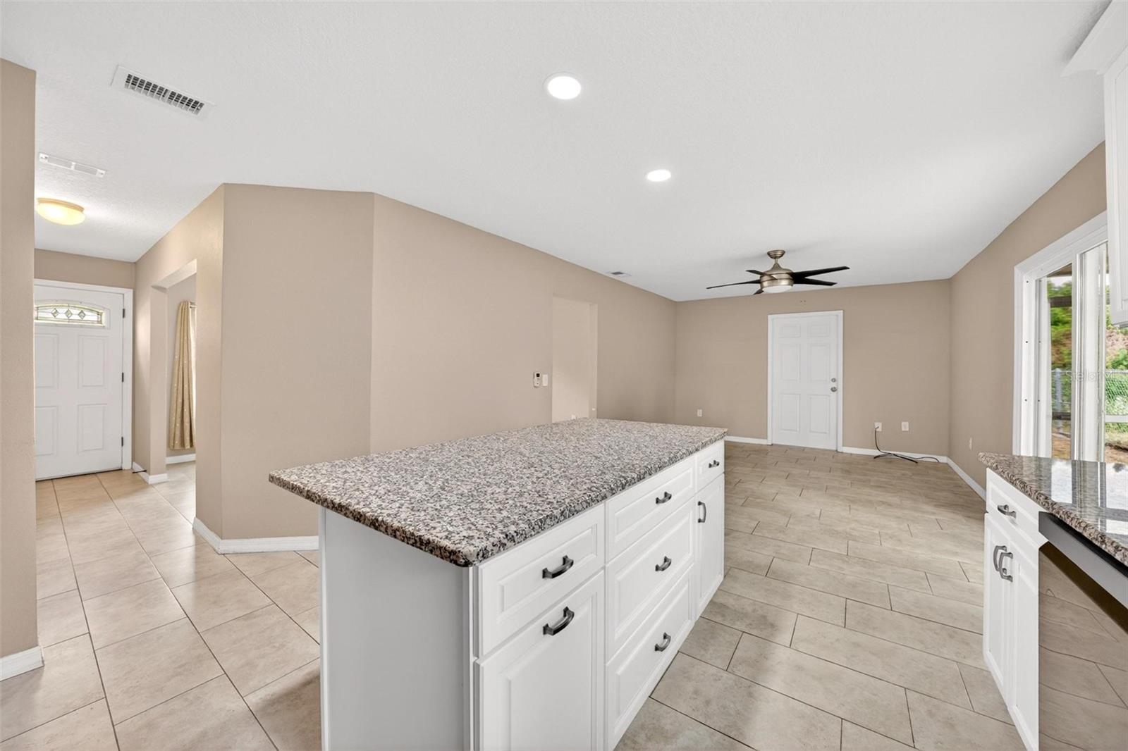 QUEENS MIRROR 3RD ADD TO CASSELBERRY - Residential