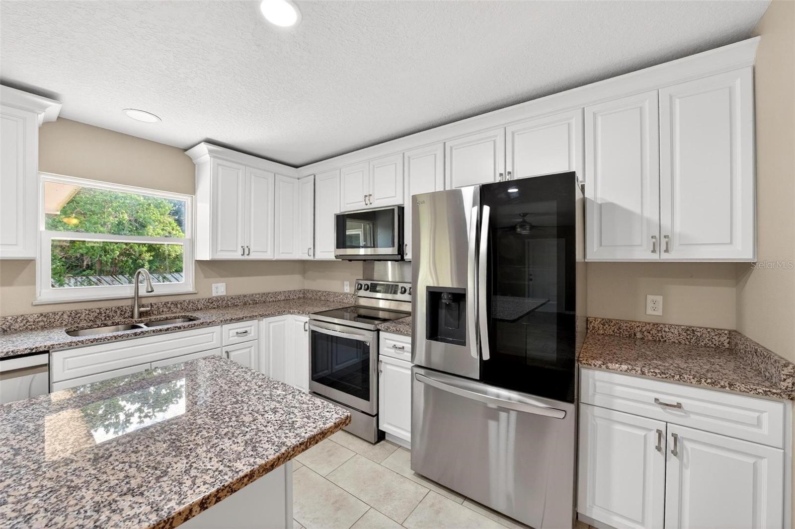 QUEENS MIRROR 3RD ADD TO CASSELBERRY - Residential
