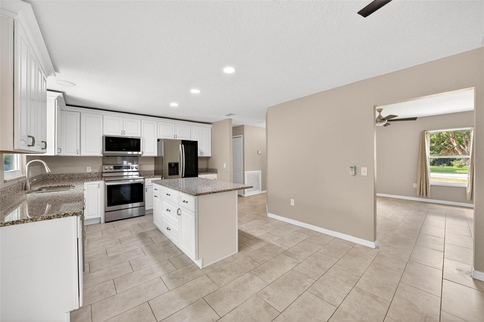 QUEENS MIRROR 3RD ADD TO CASSELBERRY - Residential