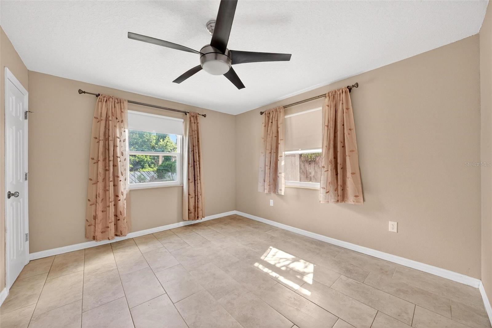 QUEENS MIRROR 3RD ADD TO CASSELBERRY - Residential