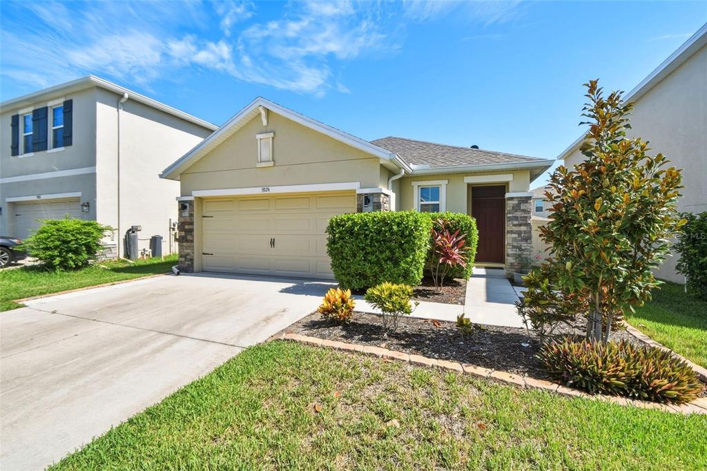 Photo of 5924 Briar Rose Way, Sarasota, FL 34232 (MLS # C7527893)