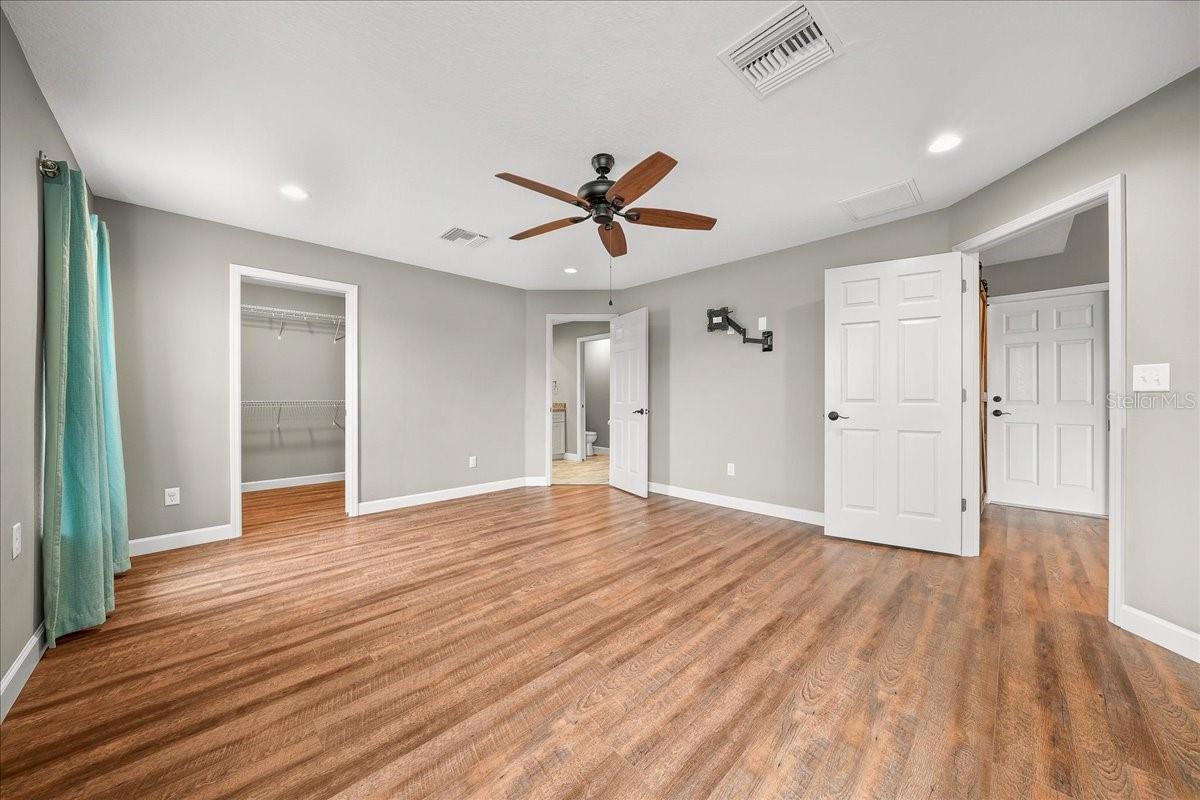 COUNTRY MILE FARMS - Residential