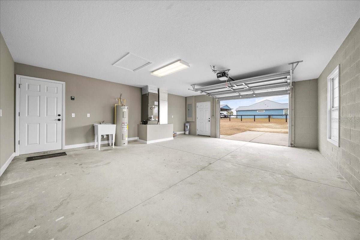 COUNTRY MILE FARMS - Residential