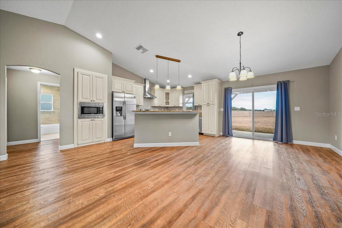 COUNTRY MILE FARMS - Residential