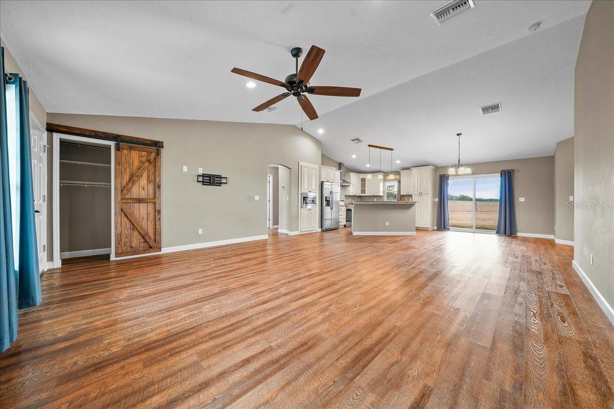 COUNTRY MILE FARMS - Residential