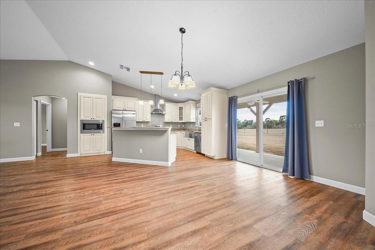 COUNTRY MILE FARMS - Residential