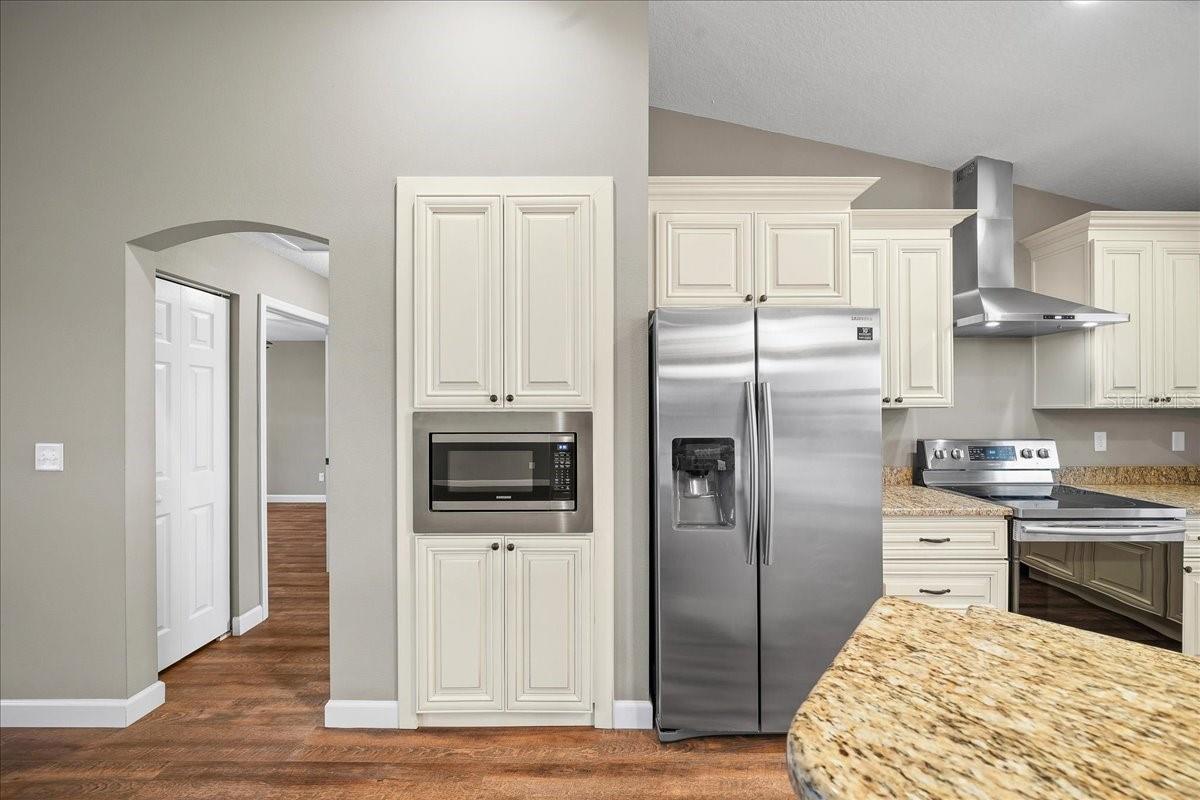 COUNTRY MILE FARMS - Residential