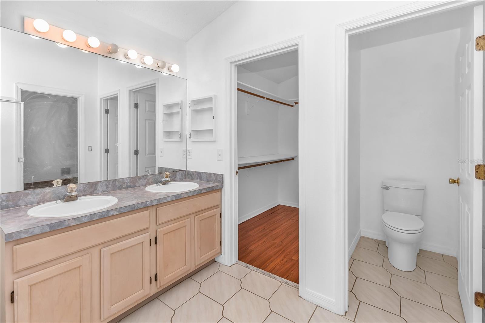 ROYAL OAK ESTATES - Residential