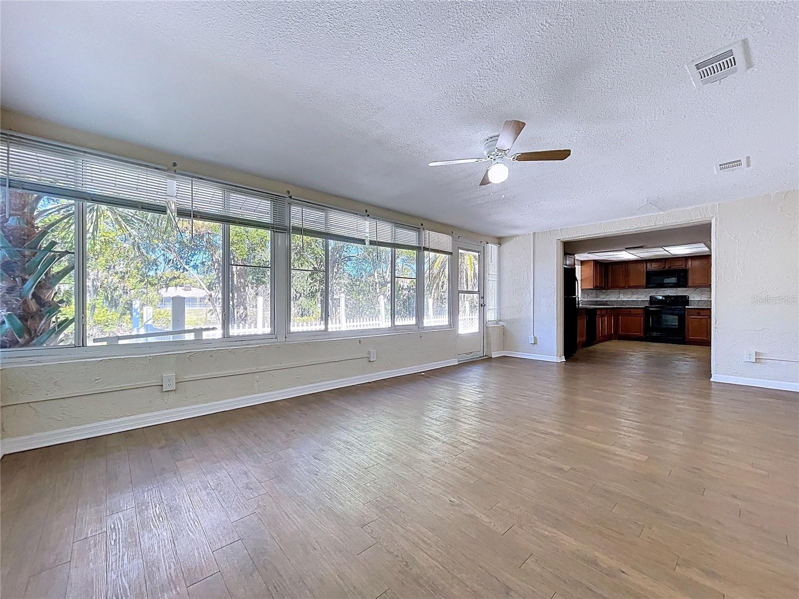 EMBASSY HILLS - Residential