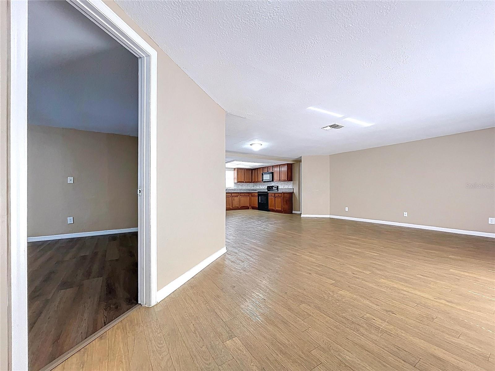 EMBASSY HILLS - Residential