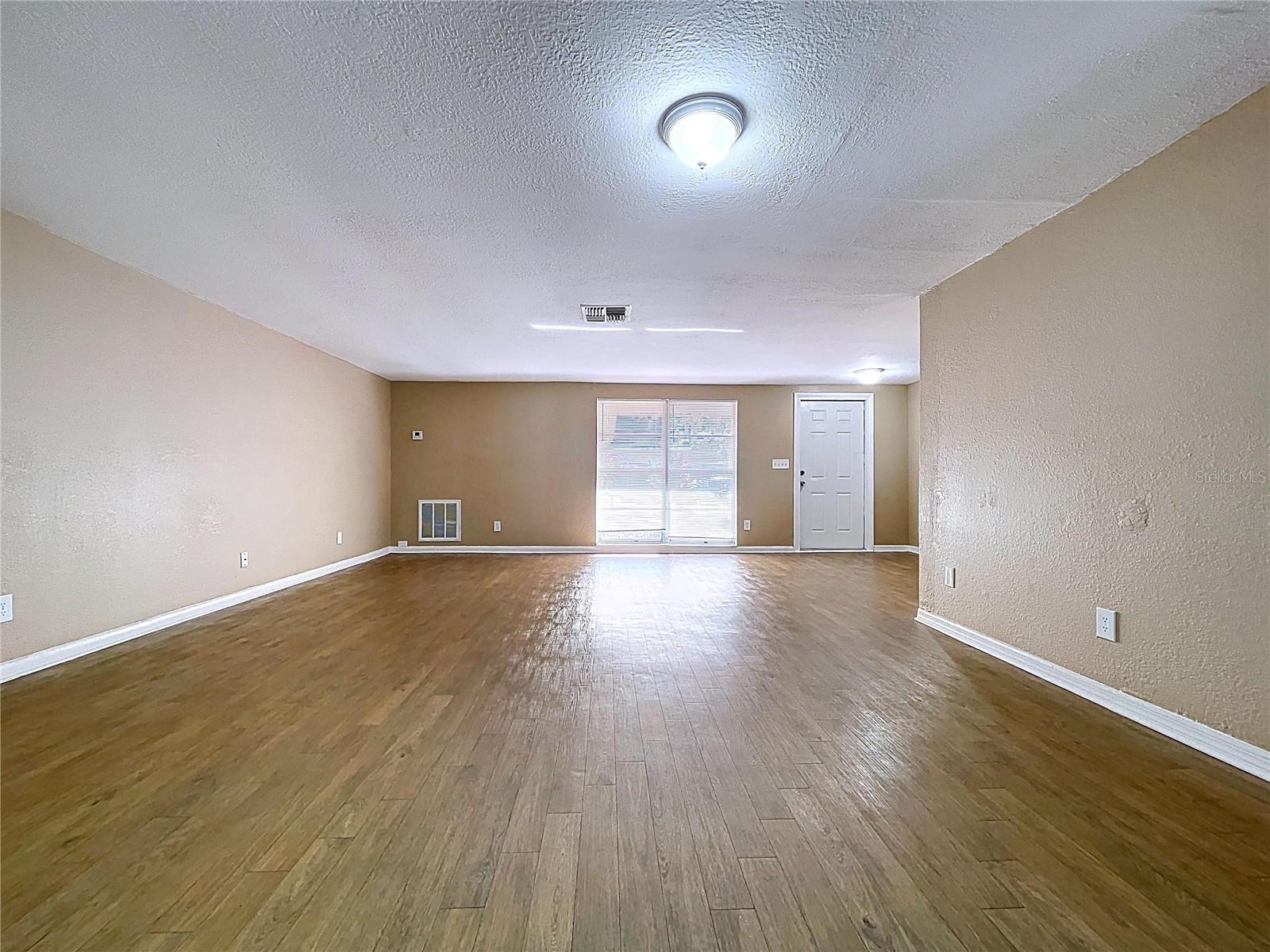 EMBASSY HILLS - Residential