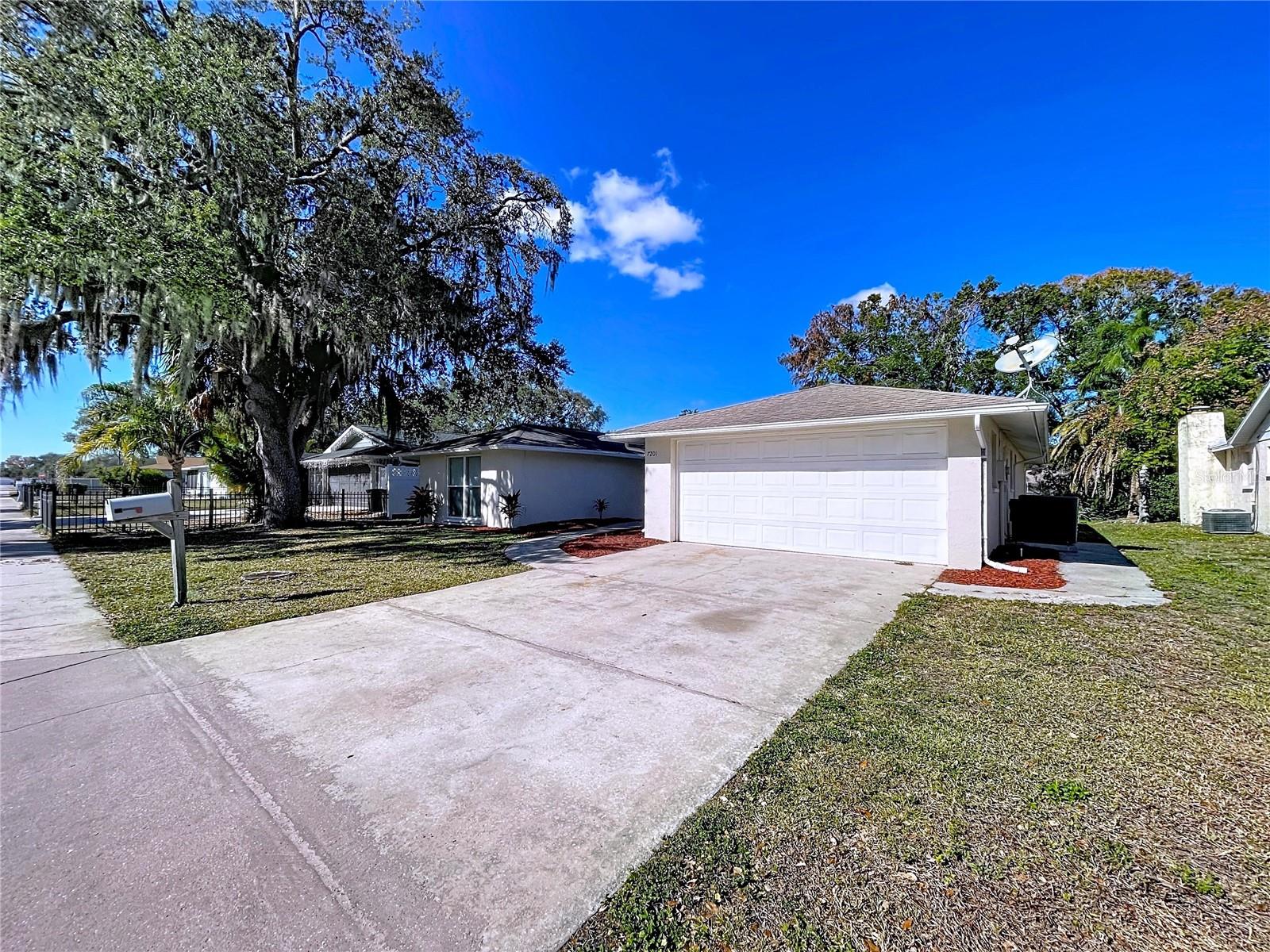 EMBASSY HILLS - Residential