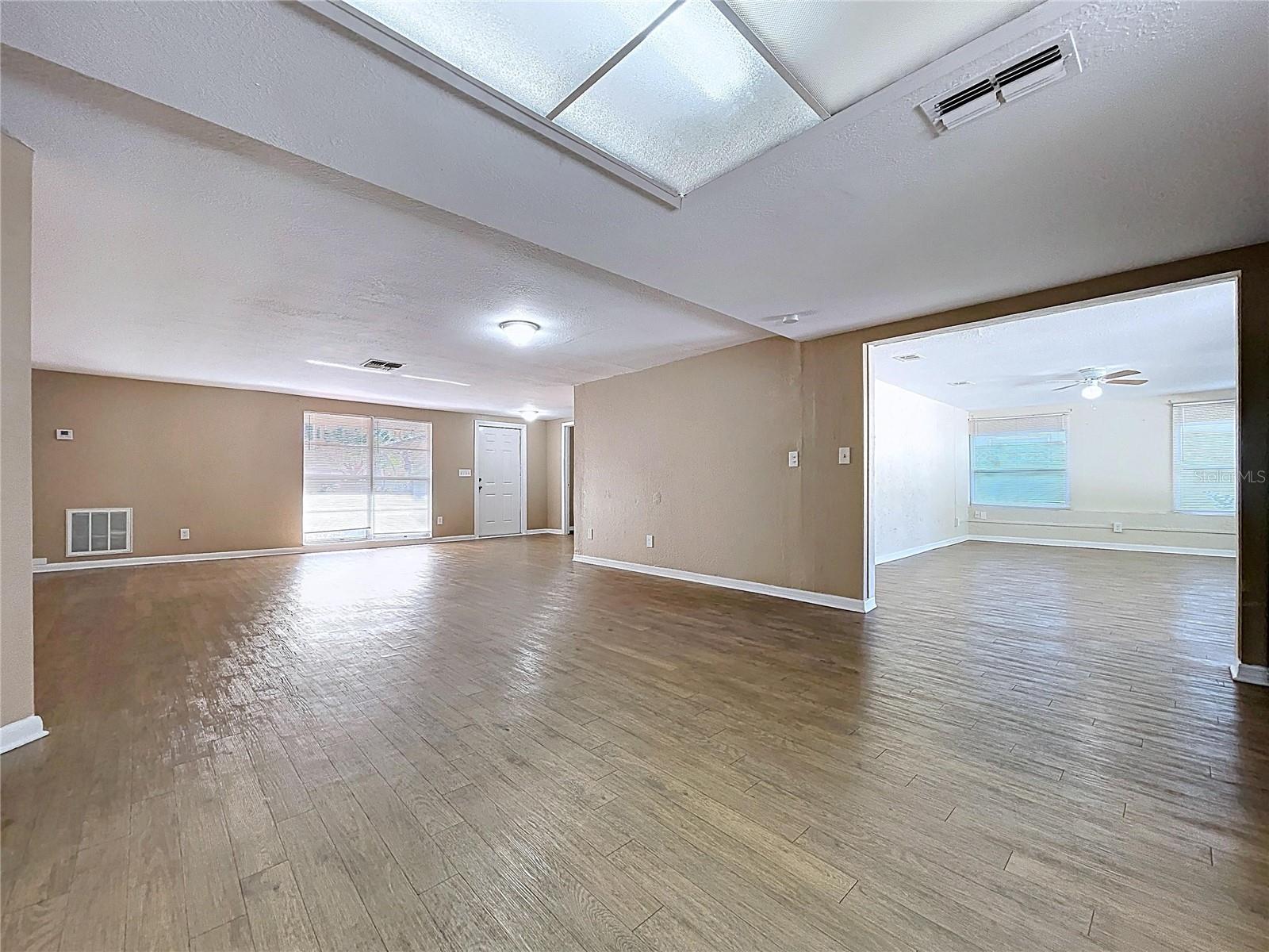 EMBASSY HILLS - Residential