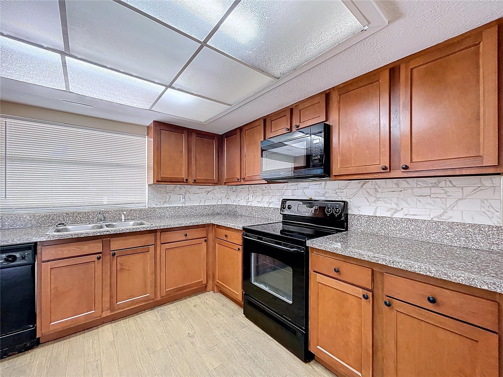 EMBASSY HILLS - Residential