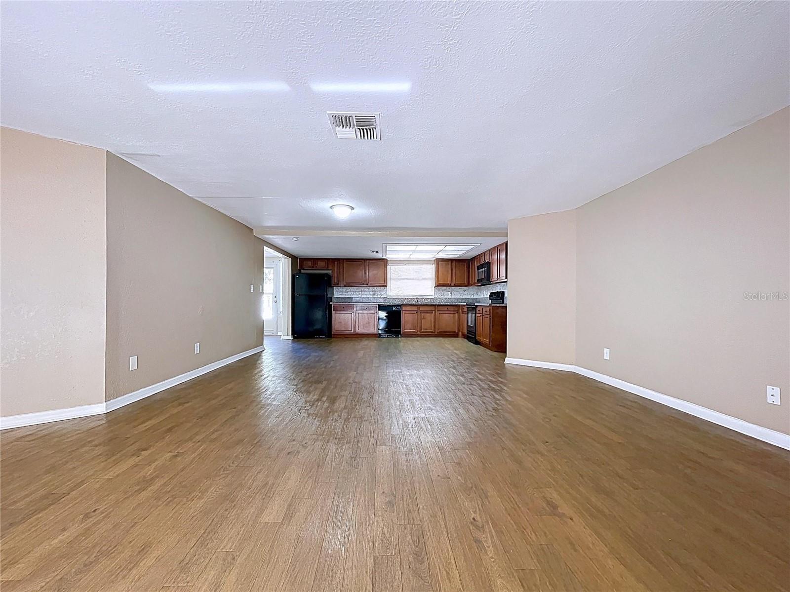 EMBASSY HILLS - Residential