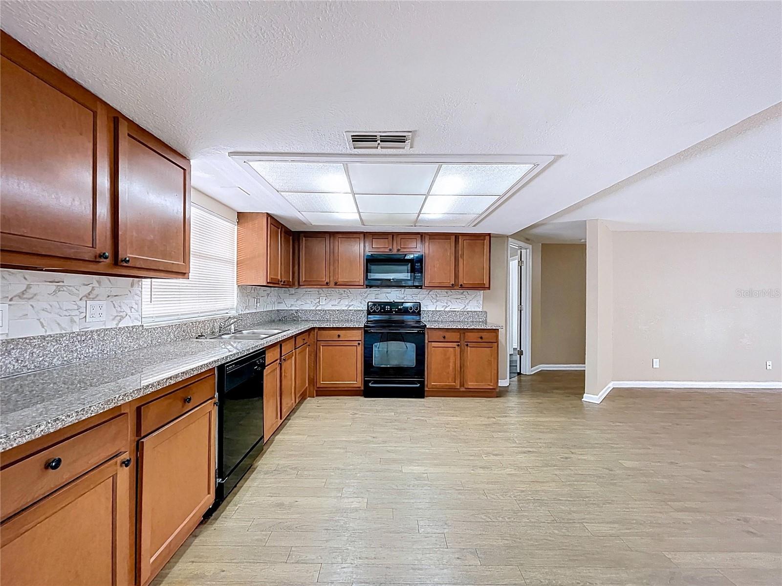 EMBASSY HILLS - Residential