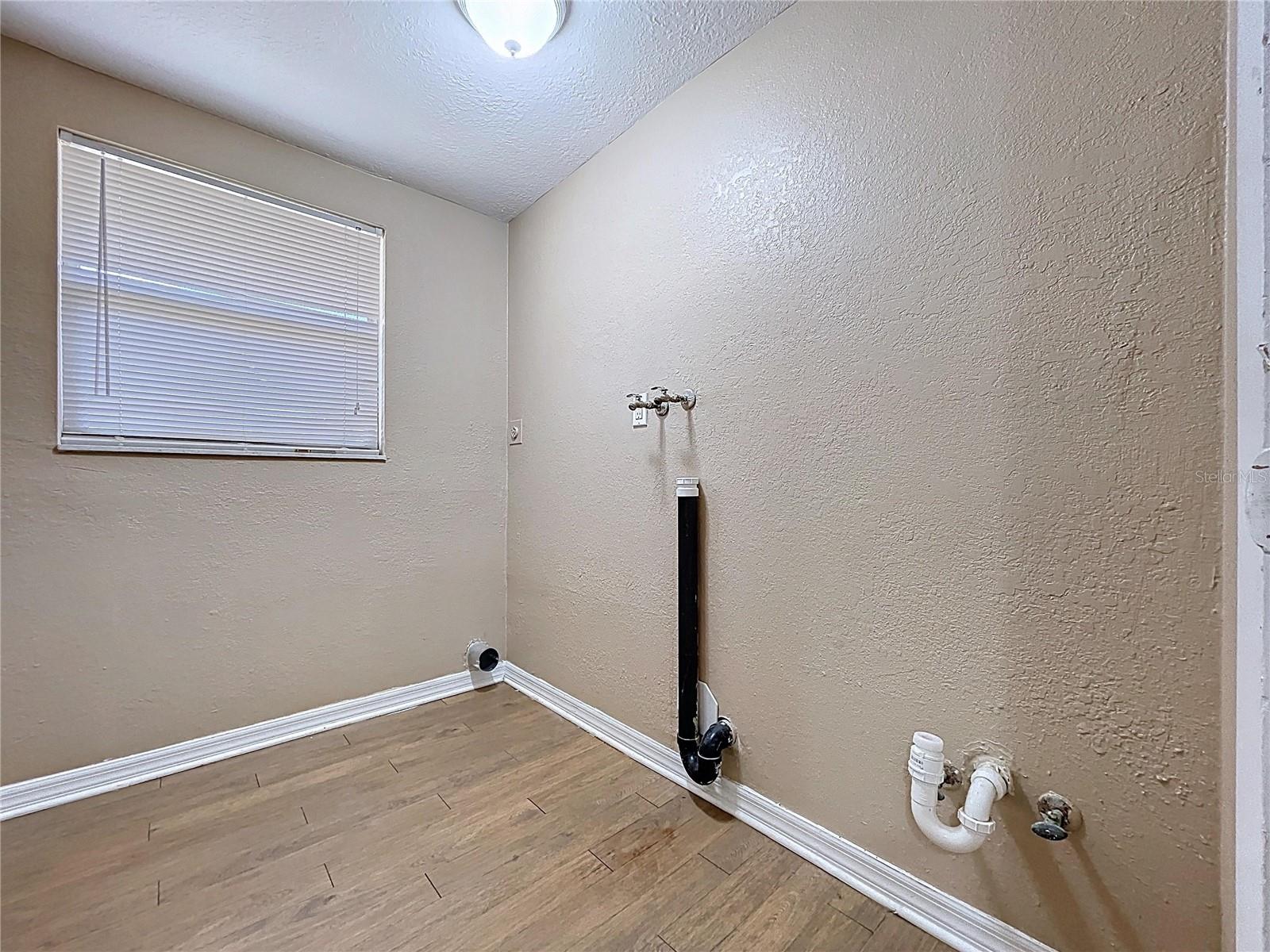 EMBASSY HILLS - Residential