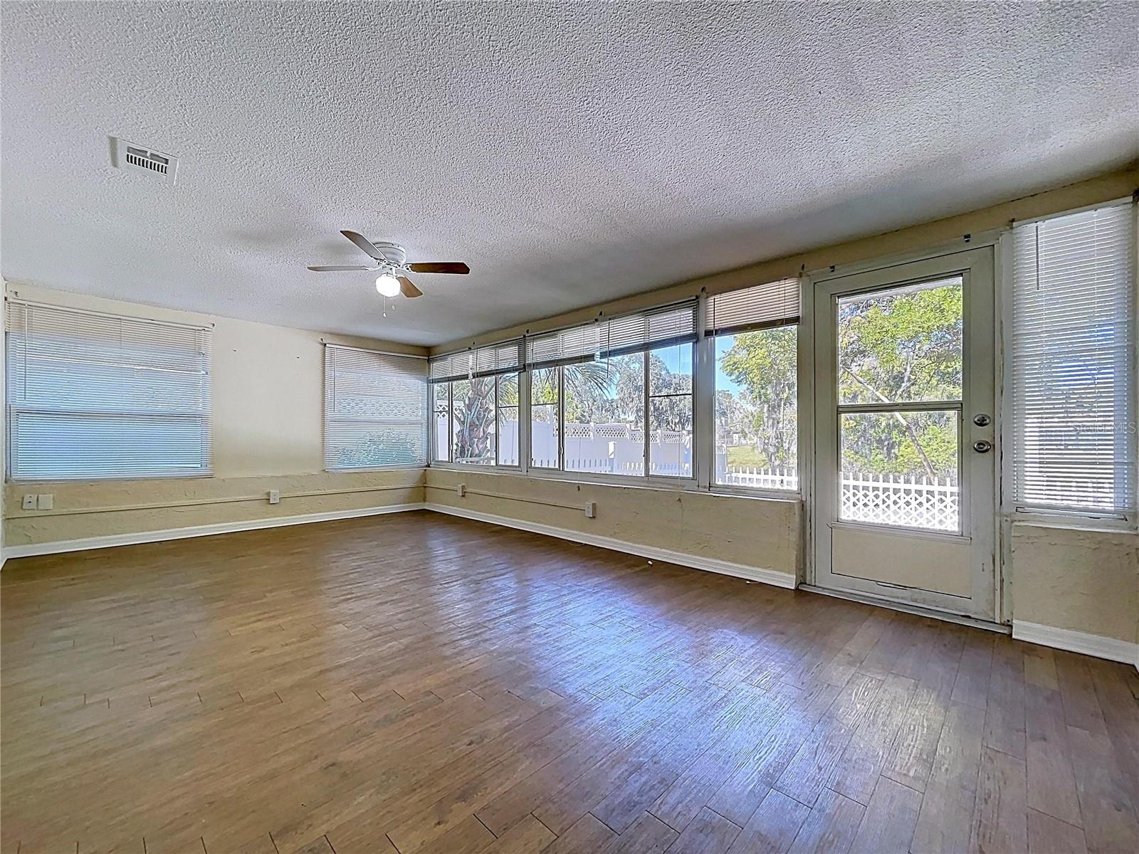 EMBASSY HILLS - Residential