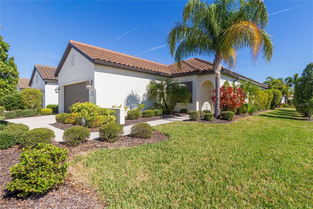 Photo of 3723 Azurite Way, Bradenton, FL 34211 (MLS # O6387208)