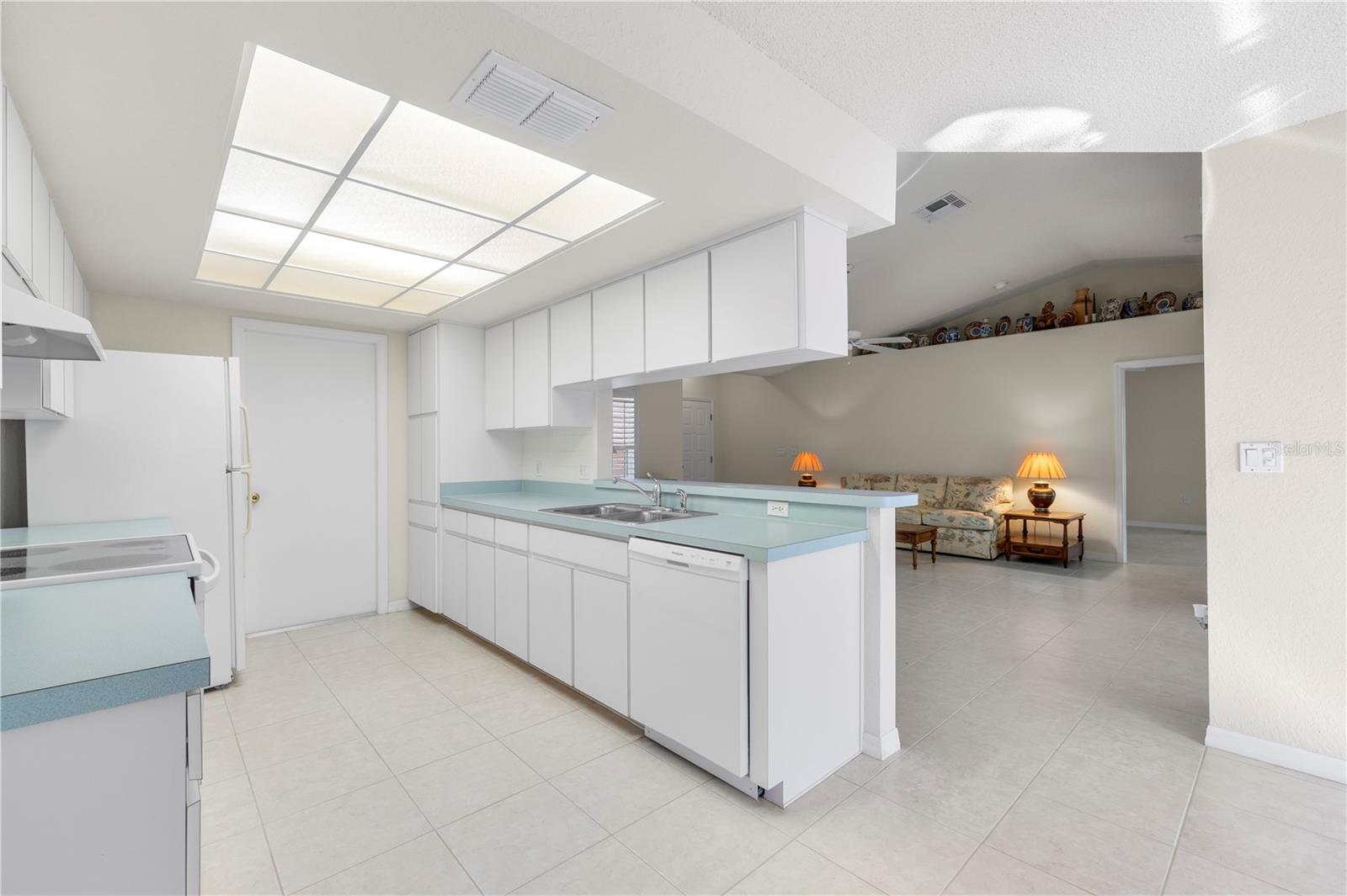 SPRING HILL - Residential