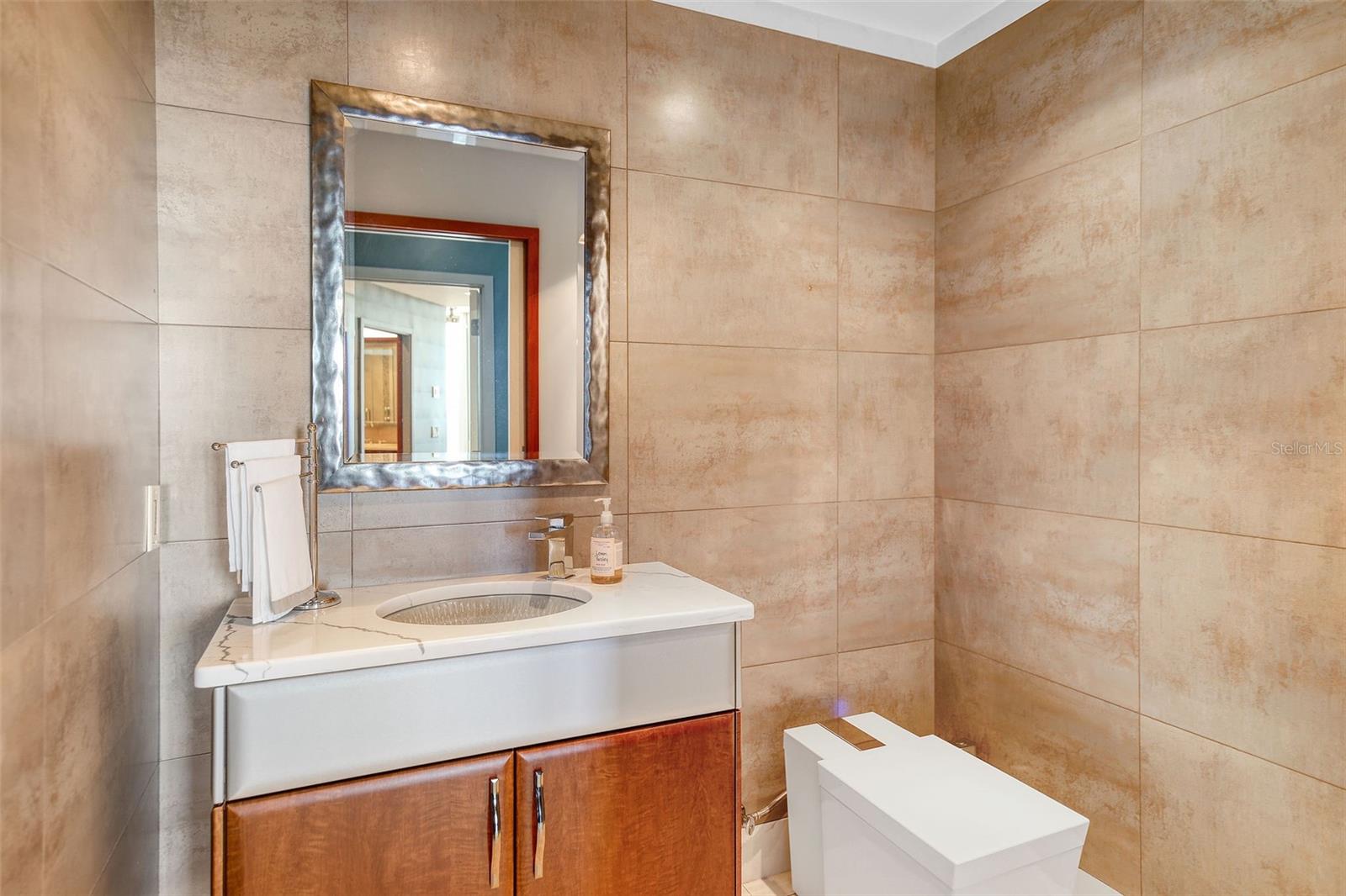 SIGNATURE PLACE CONDO - Residential