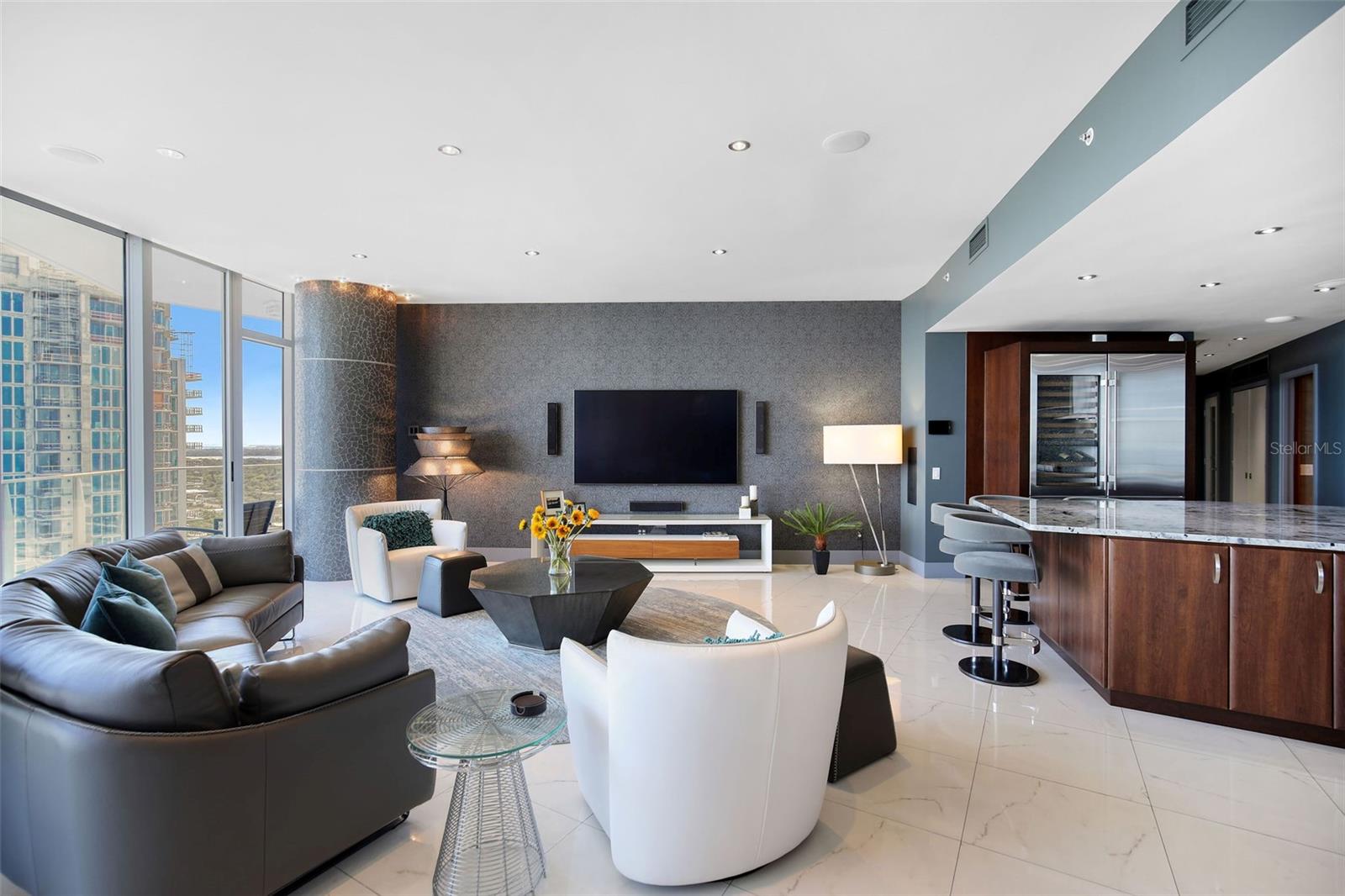 SIGNATURE PLACE CONDO - Residential