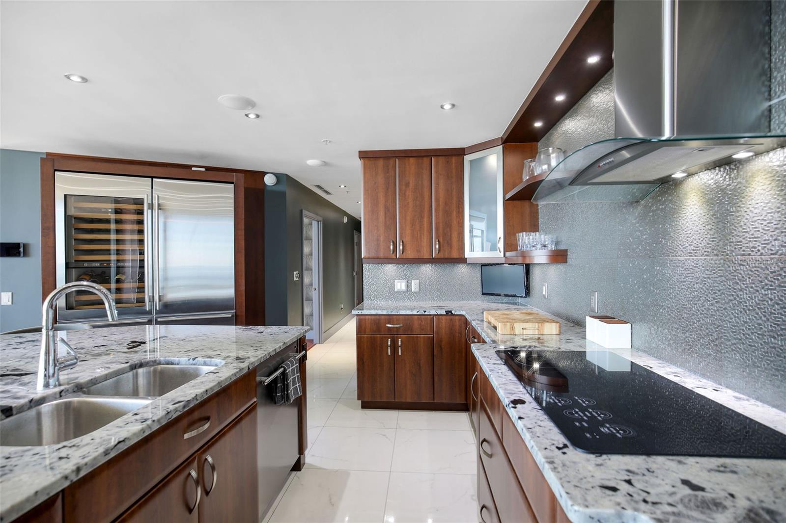 SIGNATURE PLACE CONDO - Residential