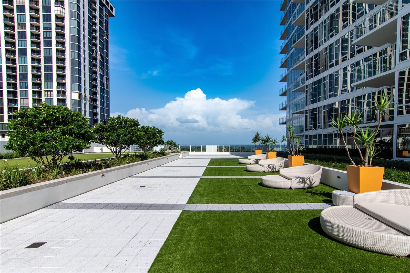 SIGNATURE PLACE CONDO - Residential