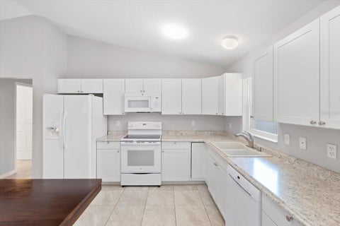 Tiny photo for 8372 SE 156th Street, Summerfield, FL 34491 (MLS # OM734429)