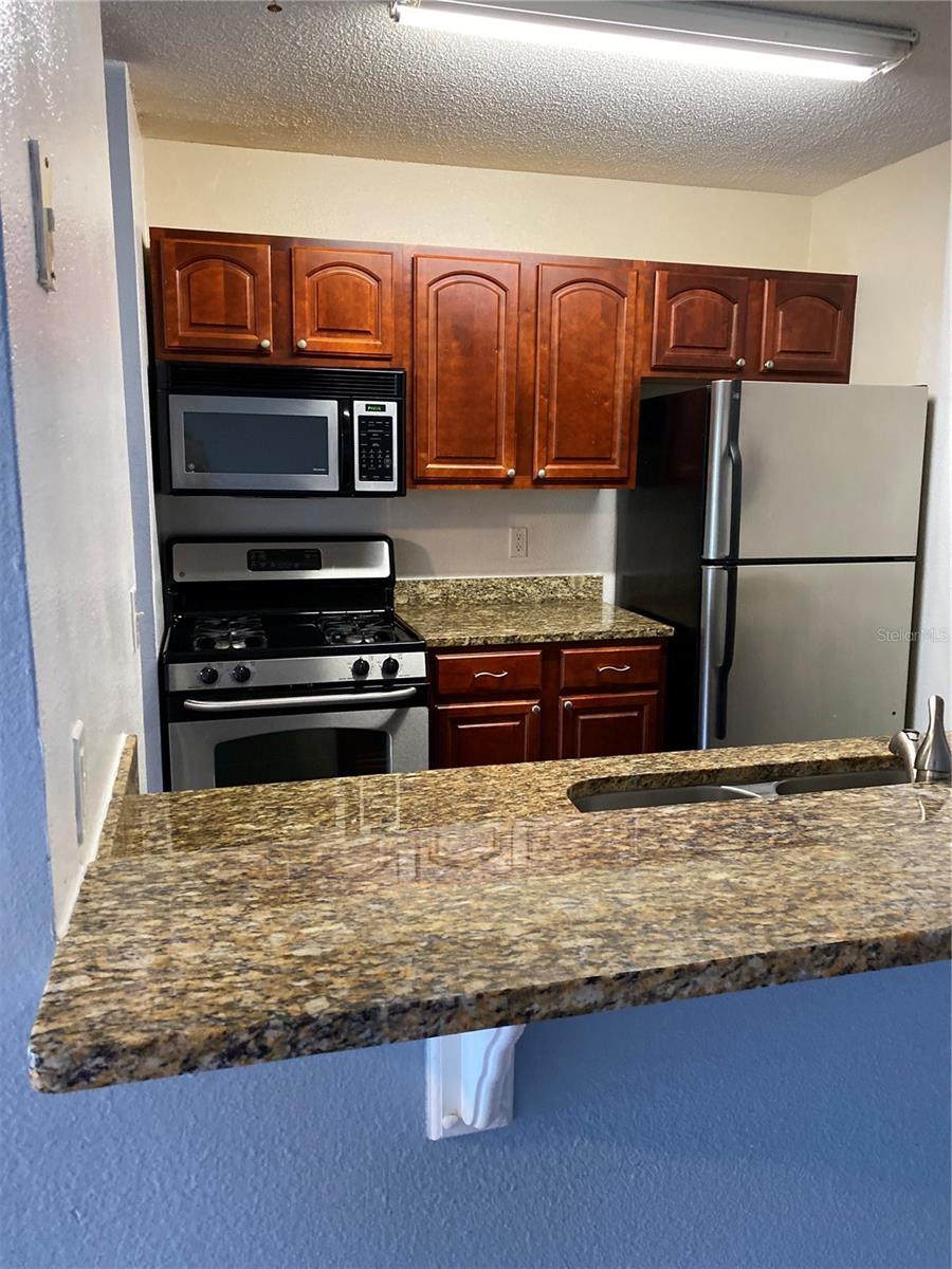2047 DIXIE BELLE DRIVE 2047H