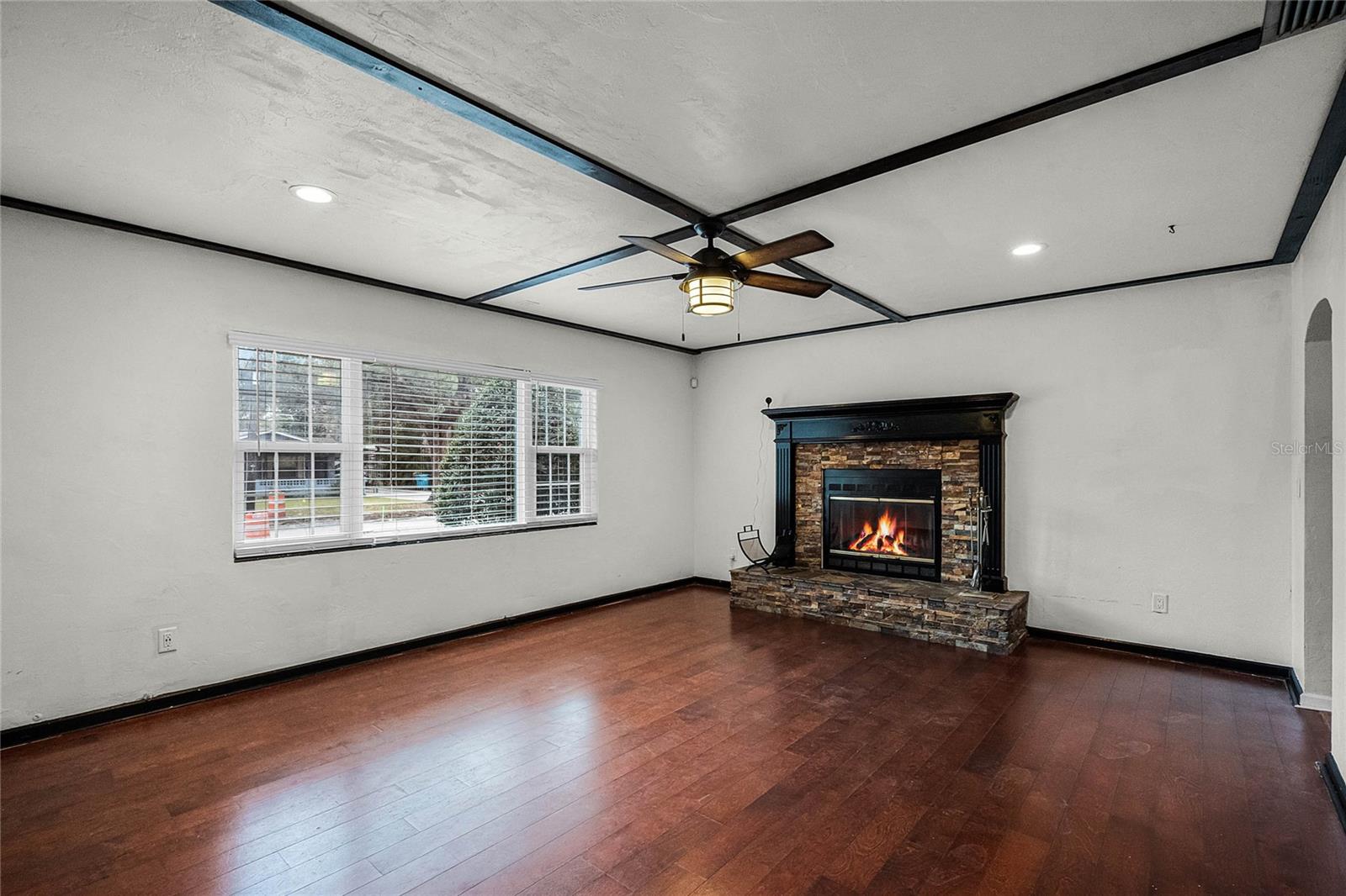 1911 CANTON STREET