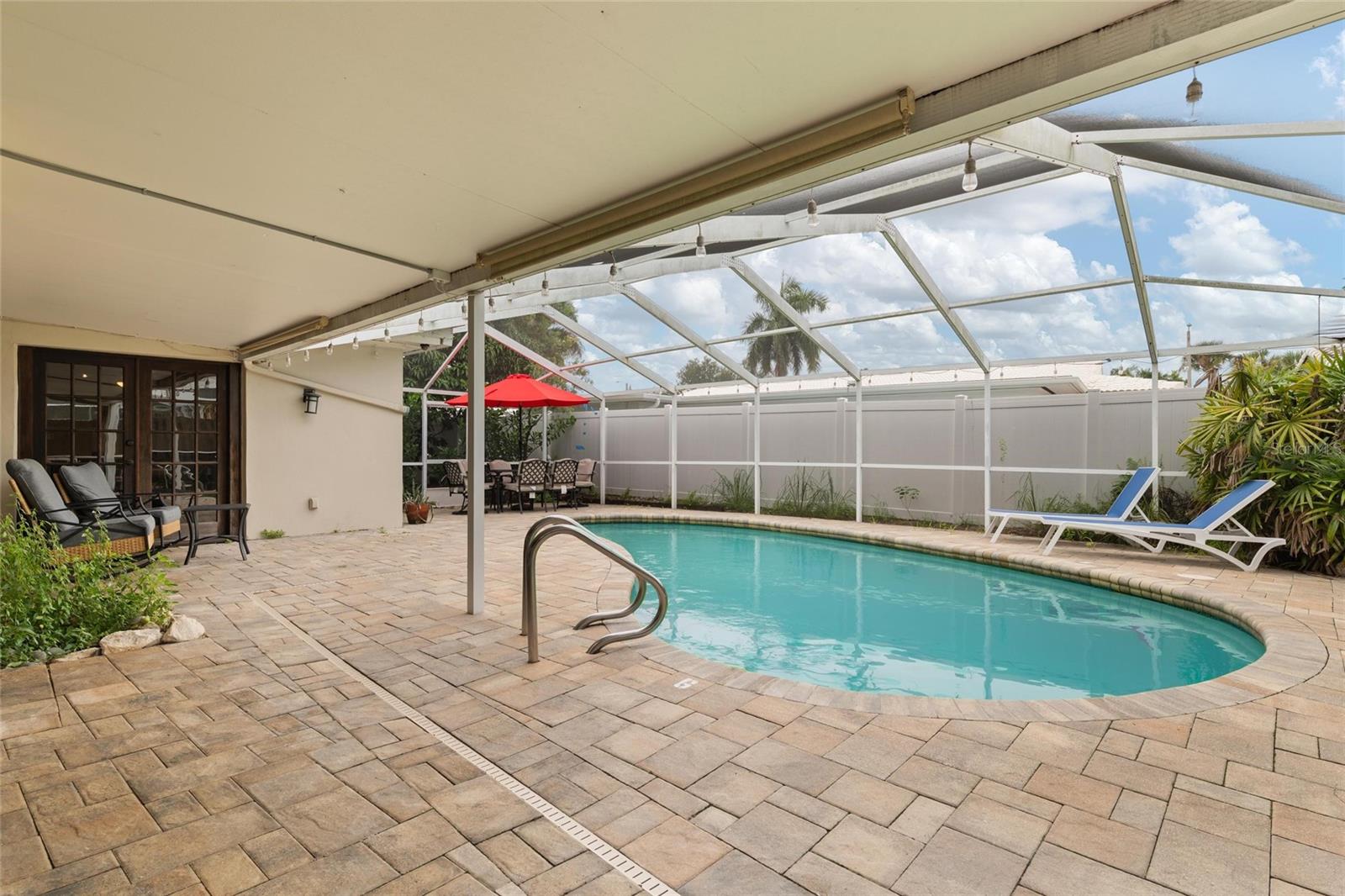 8404 FLAGSTONE DRIVE