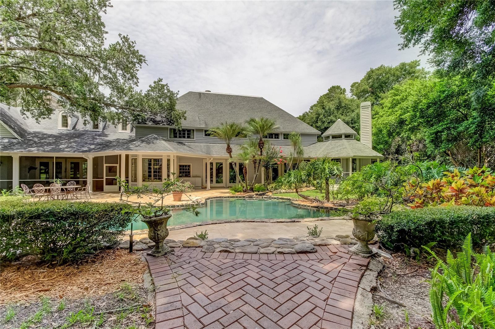 TAMPA & TARPON SPGS LAND CO - Residential