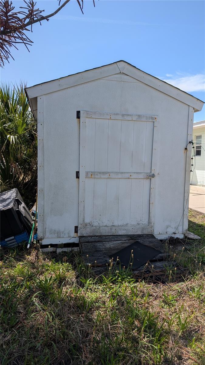 NEW SMYRNA BEACH - Residential